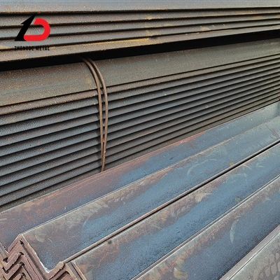 Barras de ángulo perforadas laminadas en caliente con baja concentración de carbono Ss400 ASTM A36m S235jr